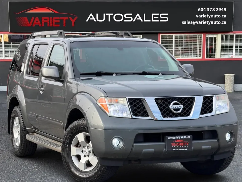 2005 Nissan Pathfinder LE
